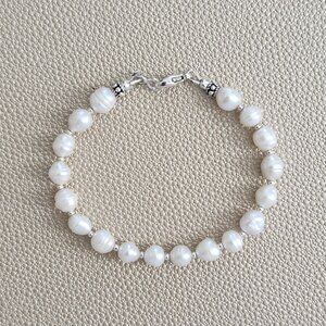 MINI WHITE BAROQUE PEARL BRACELET--7"
